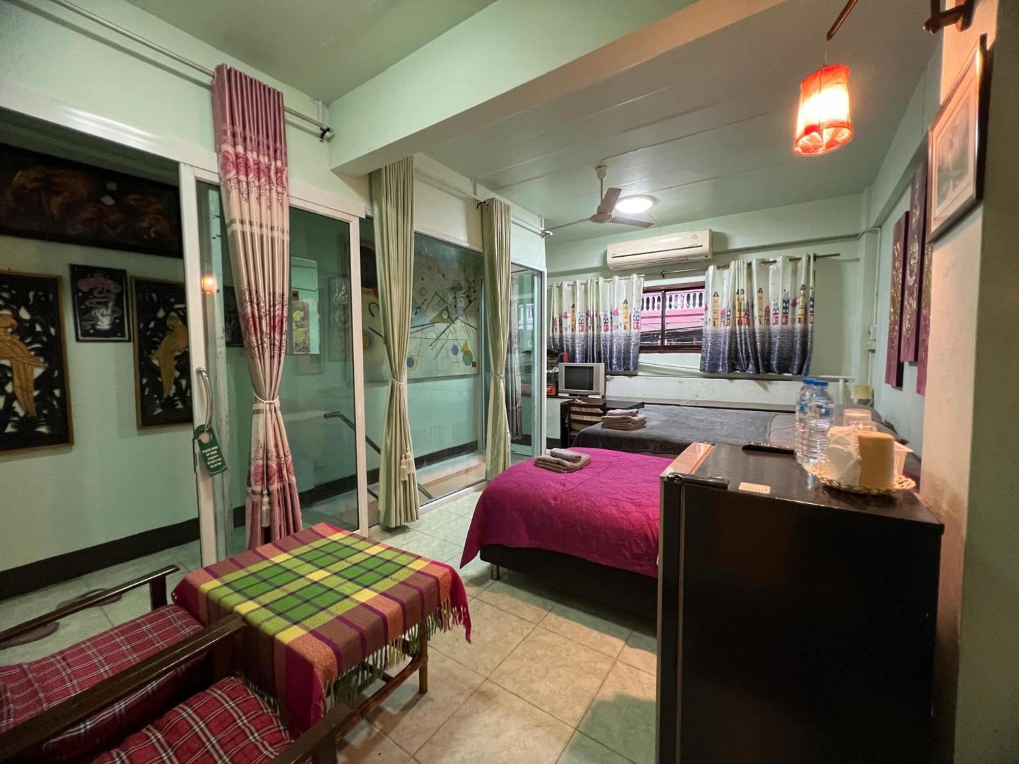 Soetnos Hotel Jomtien Beach Buitenkant foto